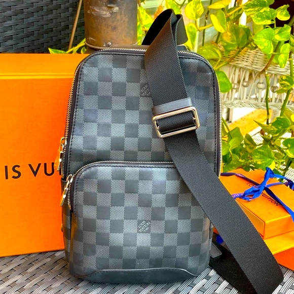 🖤 Louis Vuitton  Damier Infini Avenue Sling Bag in Onyx and Silver - Picture 3 of 17